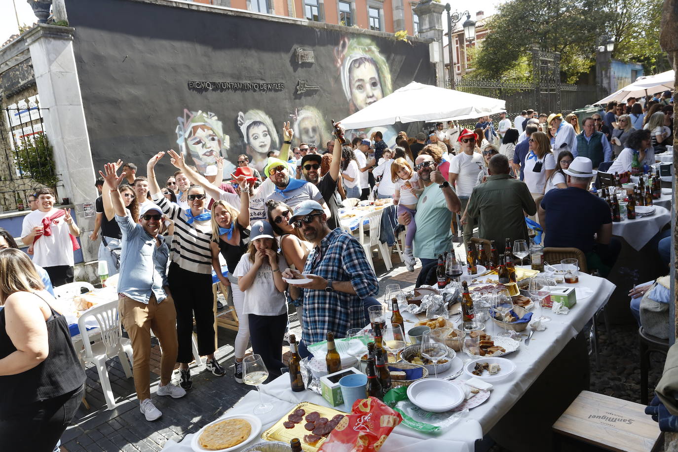 Avilés disfruta de la Comida en la Calle por todo lo alto