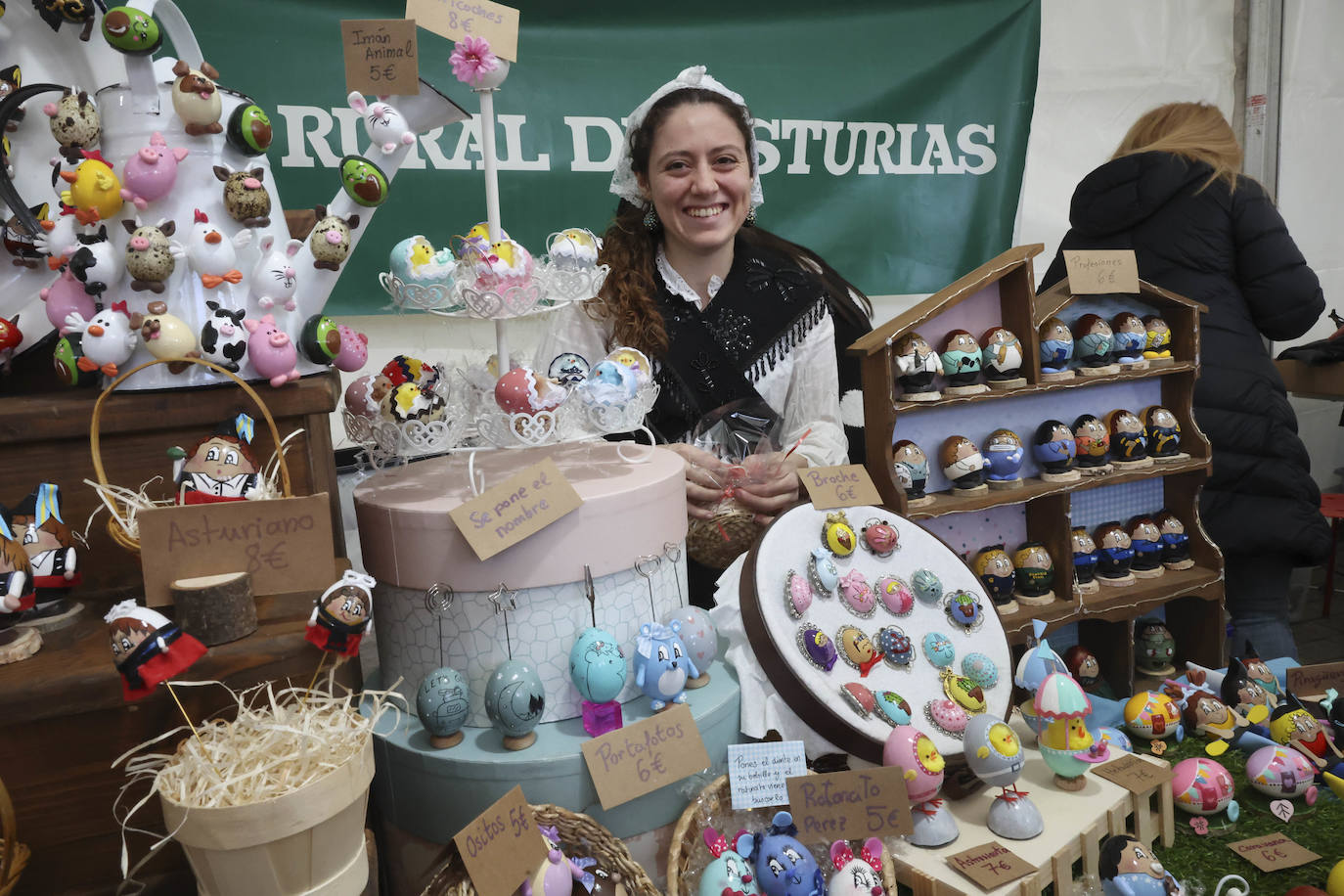 Pola de Siero se echa a las calles para celebrar los Güevos Pintos