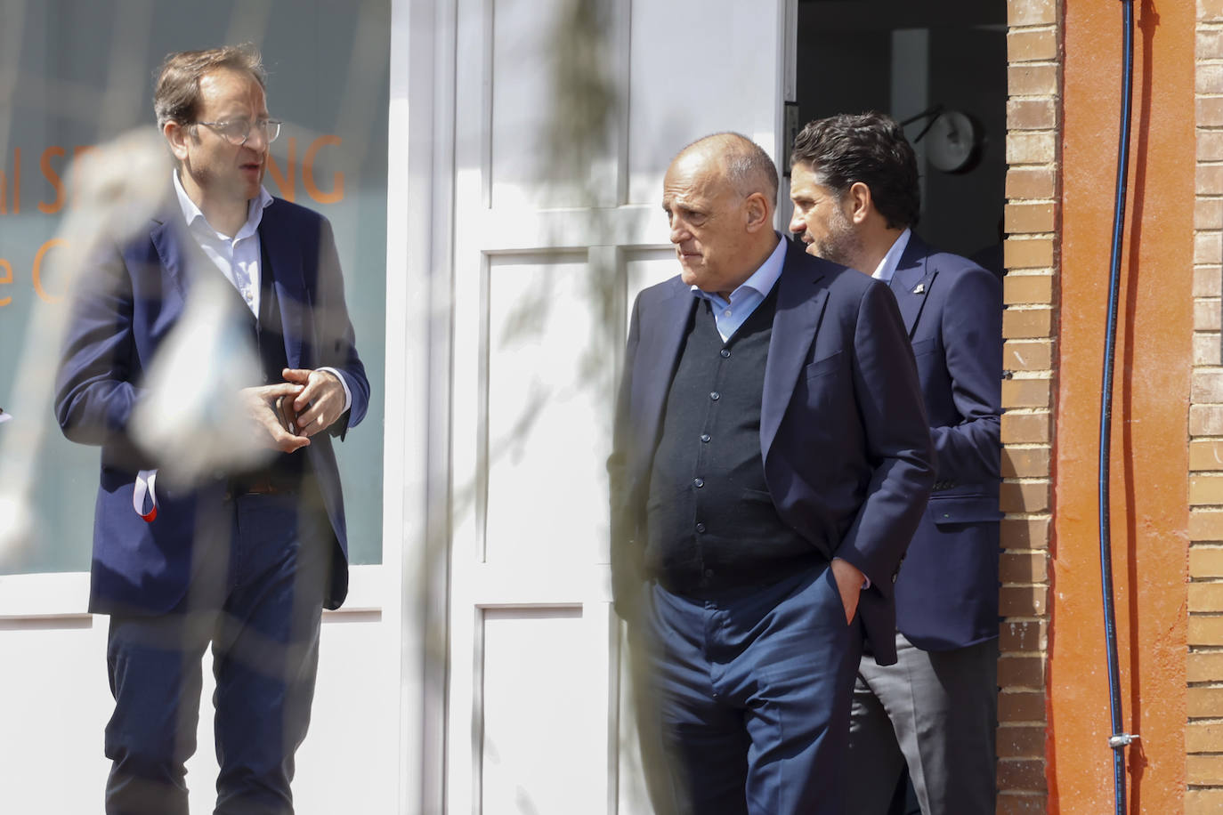 Javier Tebas visita El Molinón y Mareo