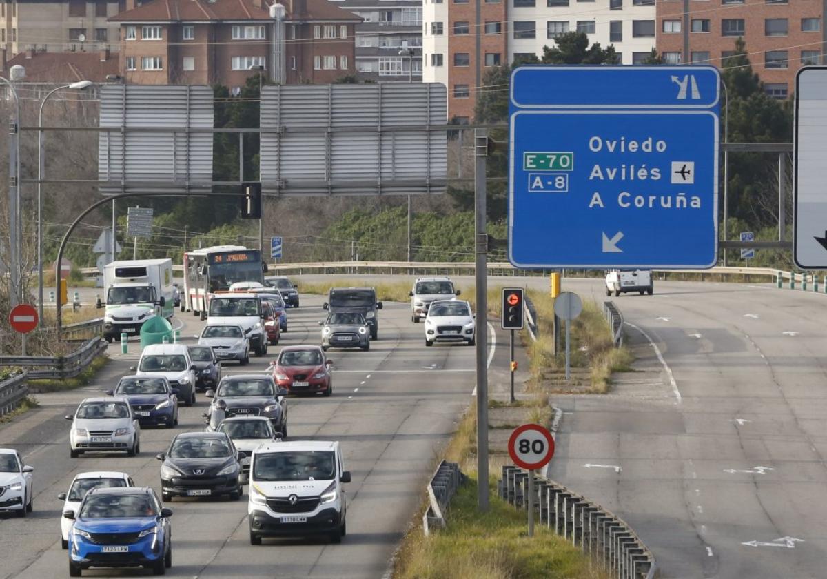 El acuerdo Podemos-IU incluye la conversión de Príncipe de Asturias en un bulevar con aceras peatonales.