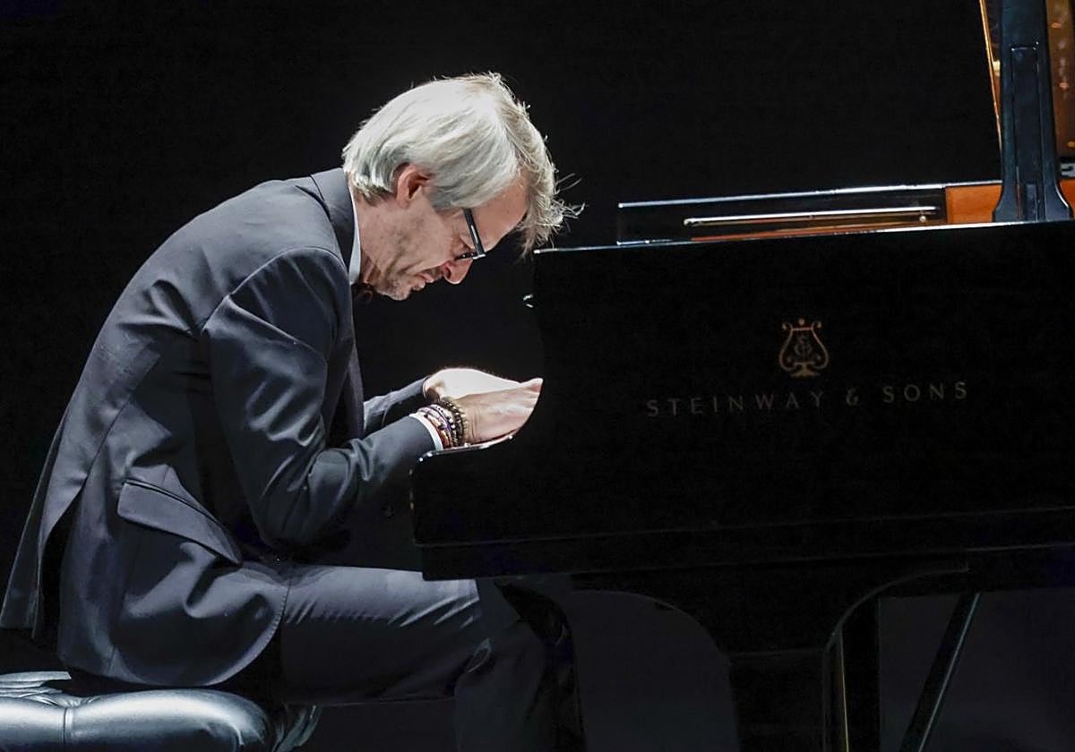 Luis Fernando Pérez, durante su actuación en el Teatro Jovellanos.