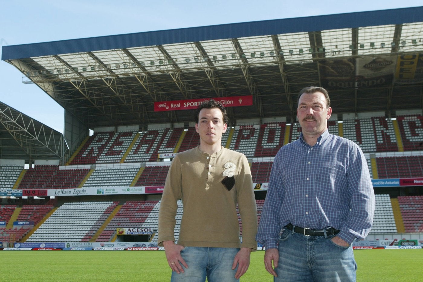 Con su hijo Rubén, que siguió sus pasos en el Sporting. A. R.