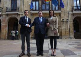 Nacho Cuesta, Alfredo Canteli y Lourdes García.