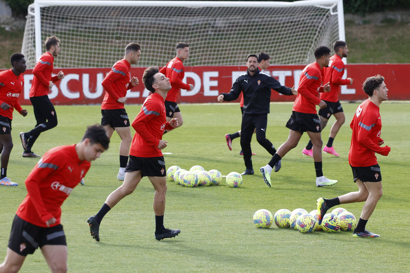 Entrenamiento del Sporting (14/04/2023)