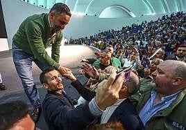 Vox reúne a sus simpatizantes en un mitin en Oviedo