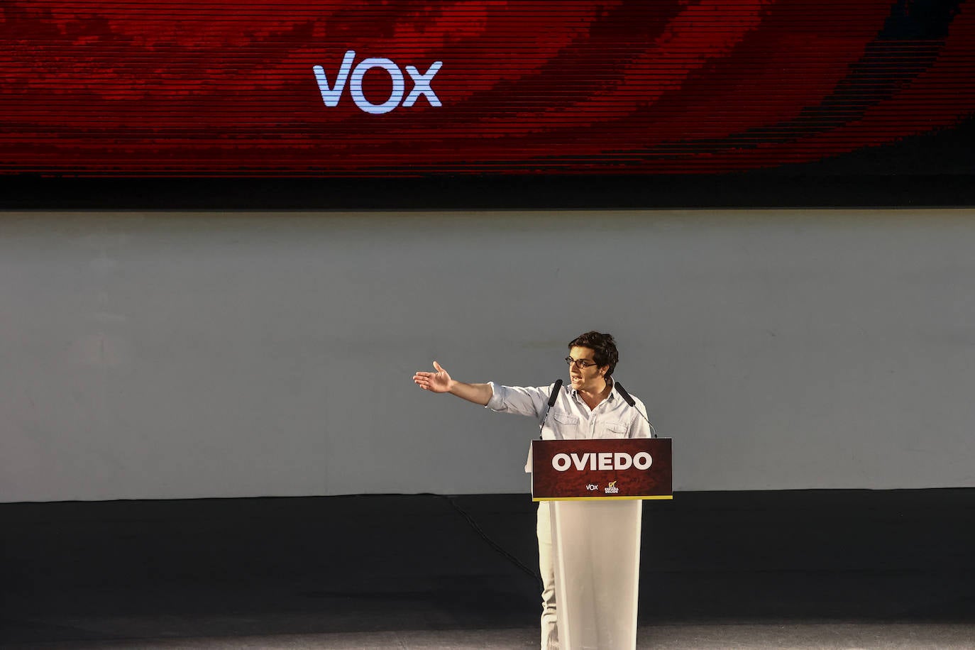 Vox reúne a sus simpatizantes en un mitin en Oviedo