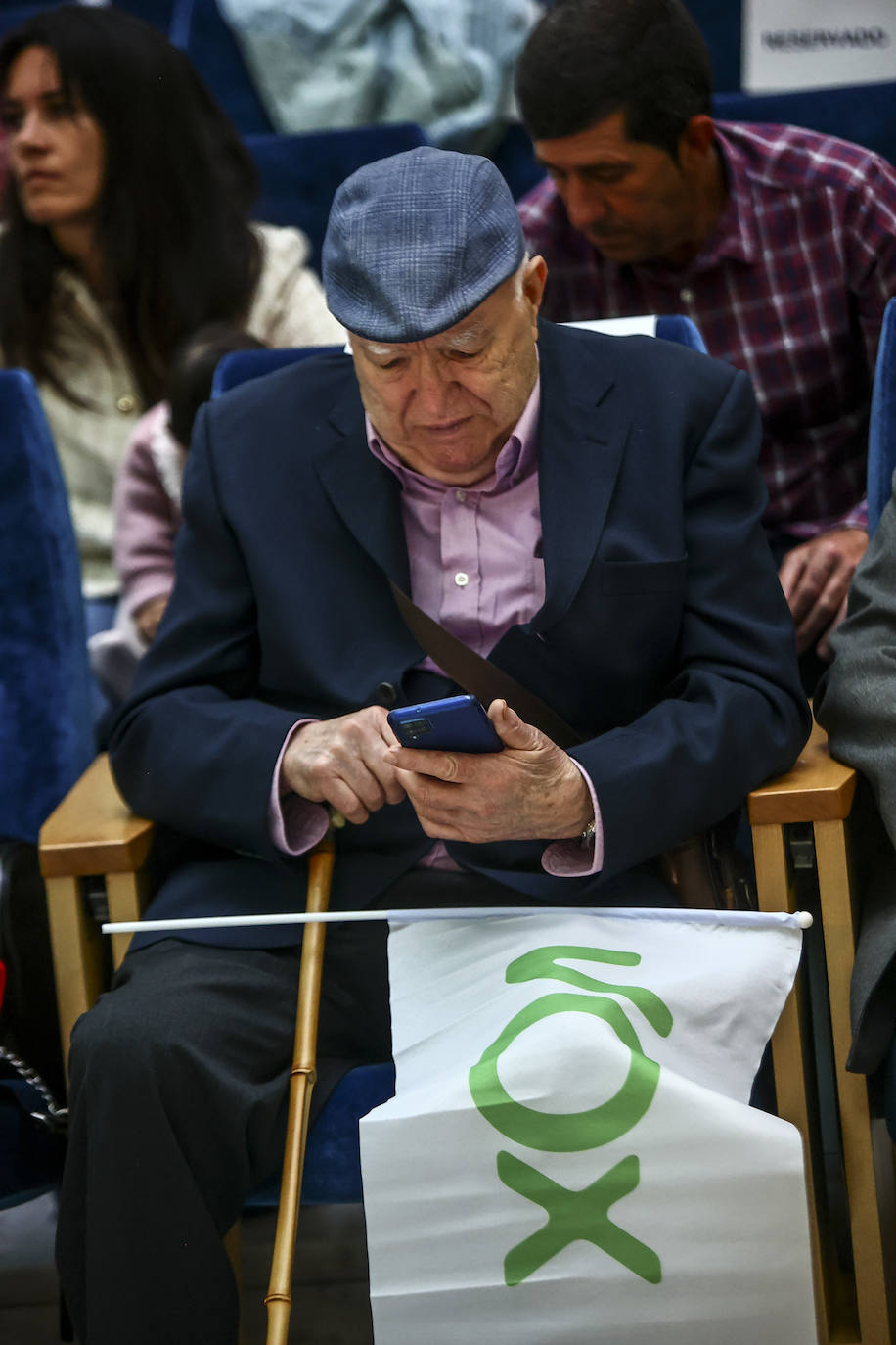 Vox reúne a sus simpatizantes en un mitin en Oviedo