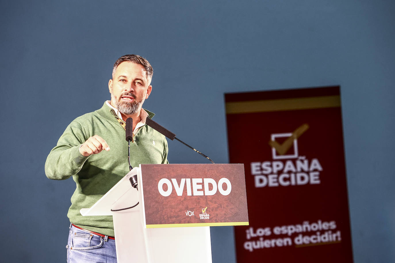 Vox reúne a sus simpatizantes en un mitin en Oviedo