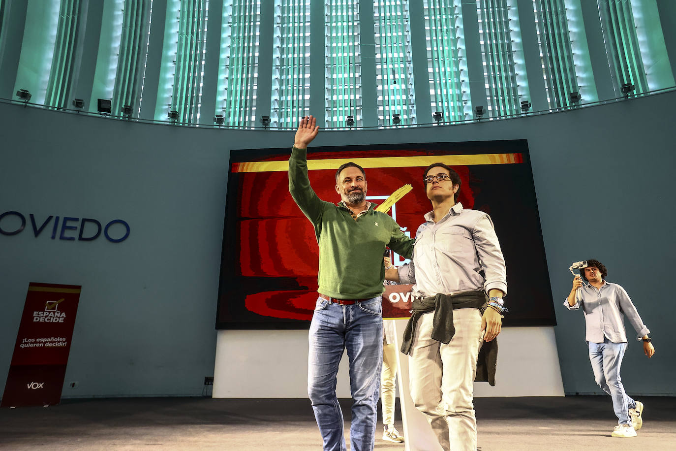 Vox reúne a sus simpatizantes en un mitin en Oviedo