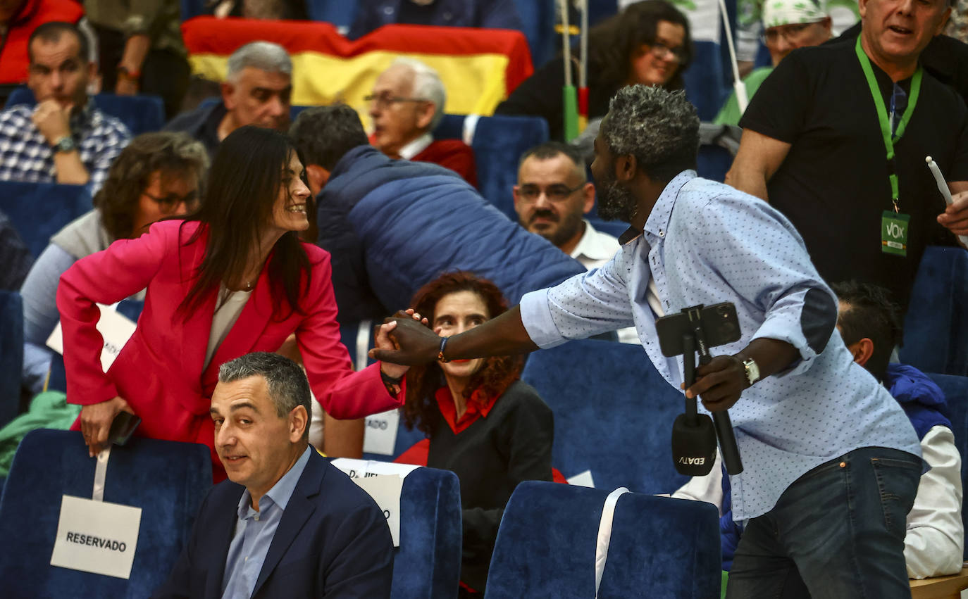 Vox reúne a sus simpatizantes en un mitin en Oviedo