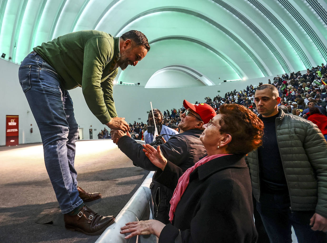 Vox reúne a sus simpatizantes en un mitin en Oviedo