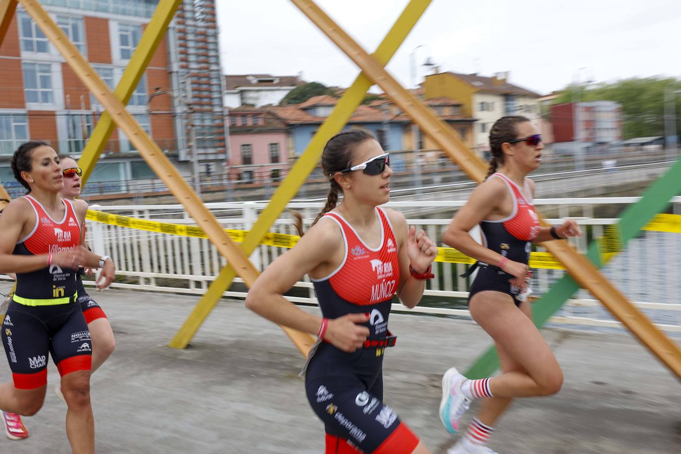 Avilés corona a sus primeros campeones de España en duatlón