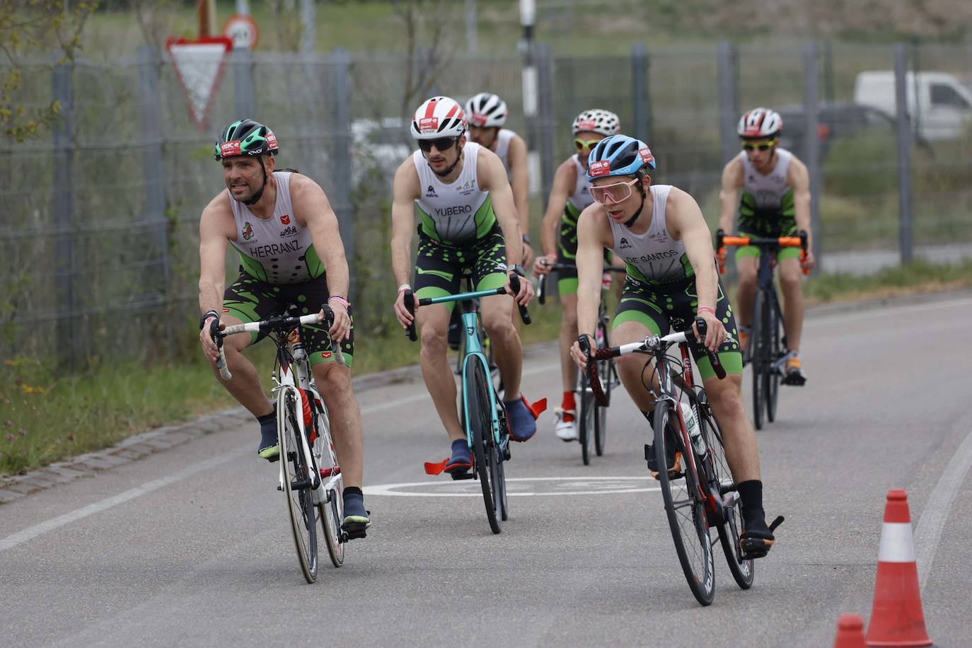 Avilés corona a sus primeros campeones de España en duatlón