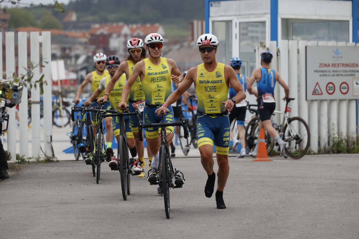 Avilés corona a sus primeros campeones de España en duatlón