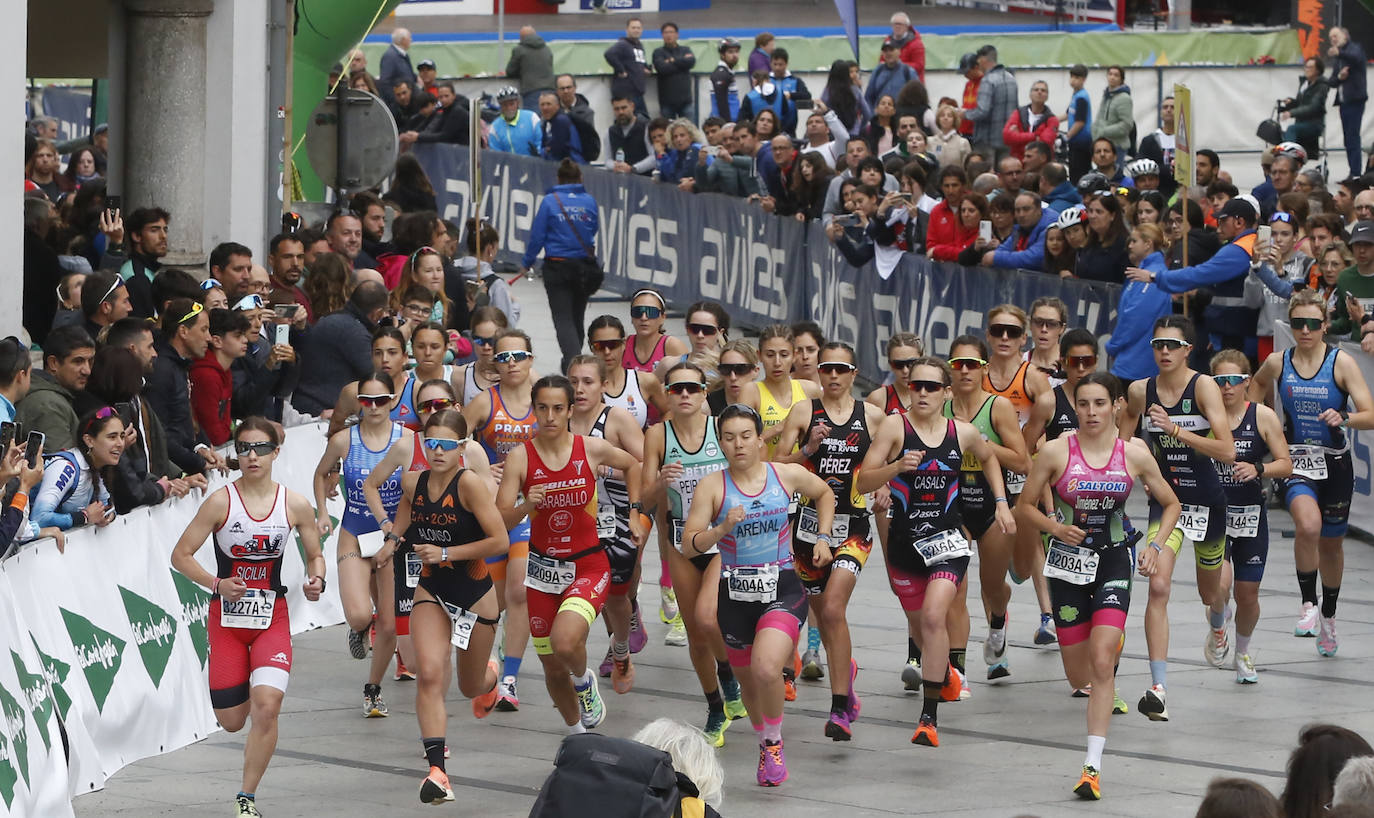 Las pruebas de relevos ponen el colofón al Duatlón de Avilés