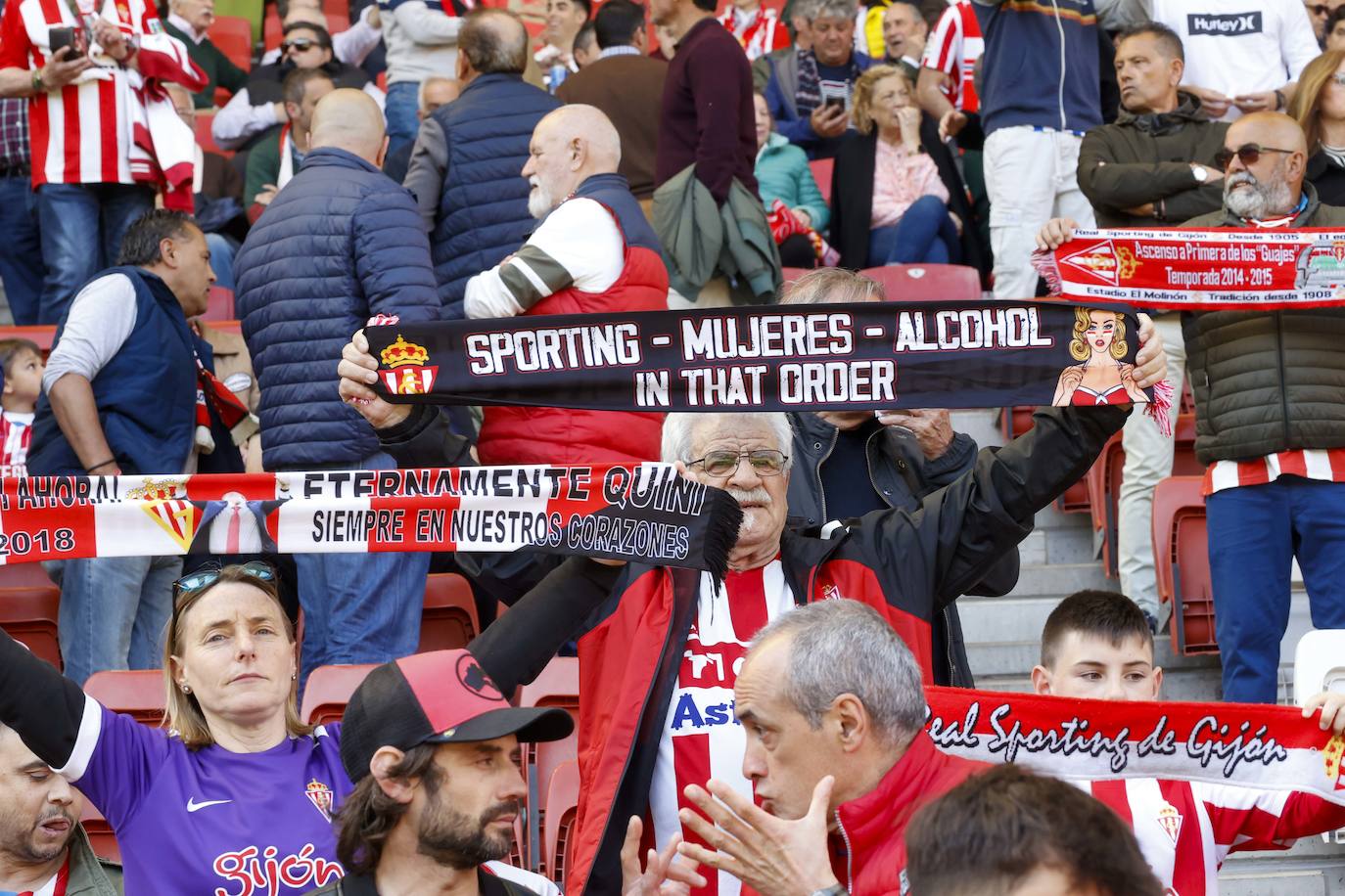 ¿Estuviste en el Sporting - Alavés? ¡Búscate en las fotos!