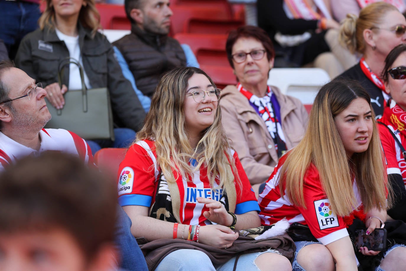 ¿Estuviste en el Sporting - Alavés? ¡Búscate en las fotos!