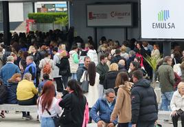 Macroprueba de Emulsa para cubrir plazas de peón este domingo en Gijón.