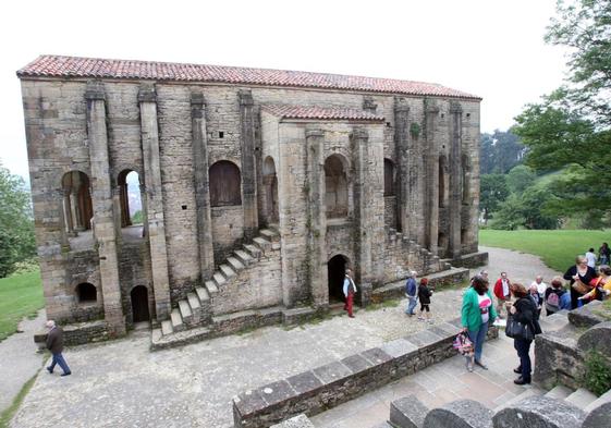 El monumento prerrománico de Santa María del Naranco, declarado Bien de Interés Cultural (BIC).