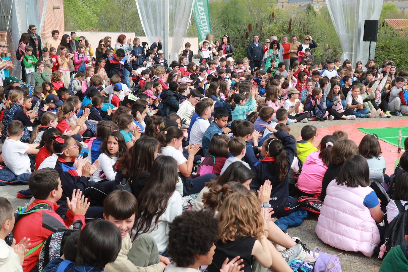 El Botánico cumple veinte años rodeado de escolares gijoneses