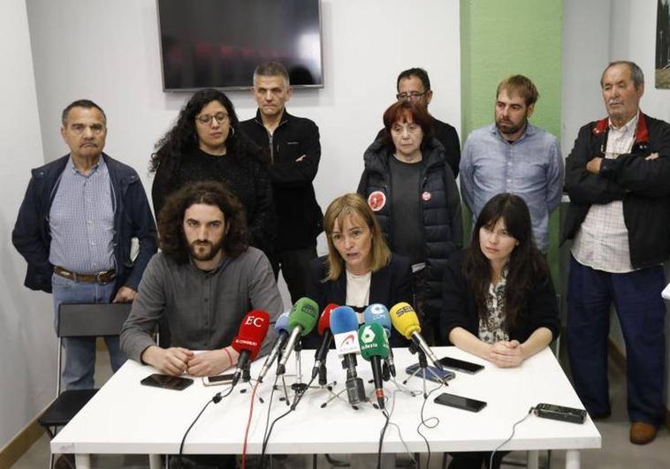 Rueda de prensa de los candidatos de Podemos en la sede del partido en Gijón.