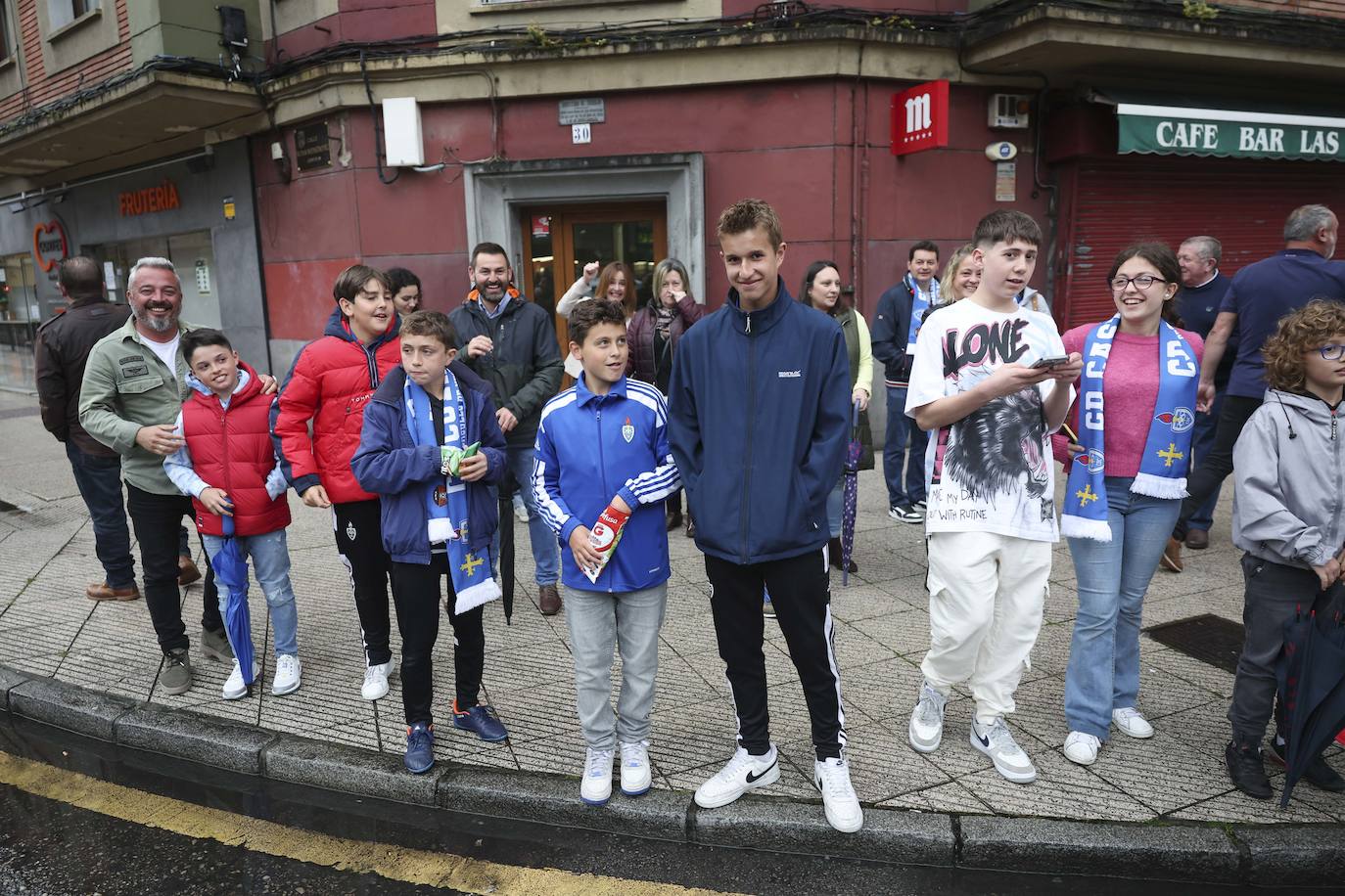 La eufórica celebración del ascenso del Covadonga