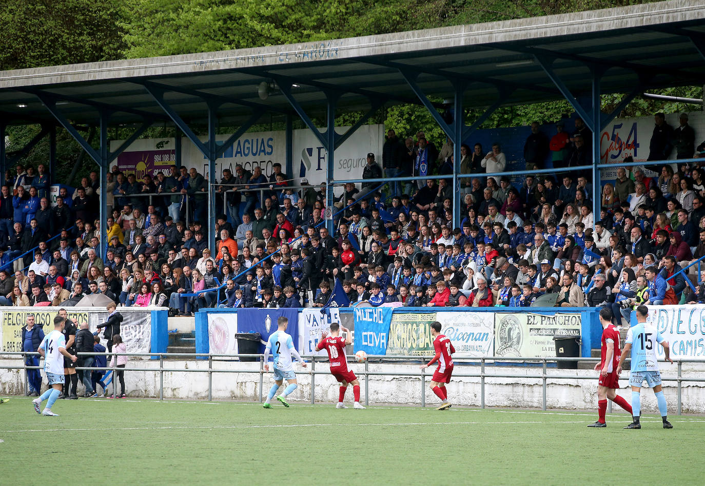 La eufórica celebración del ascenso del Covadonga