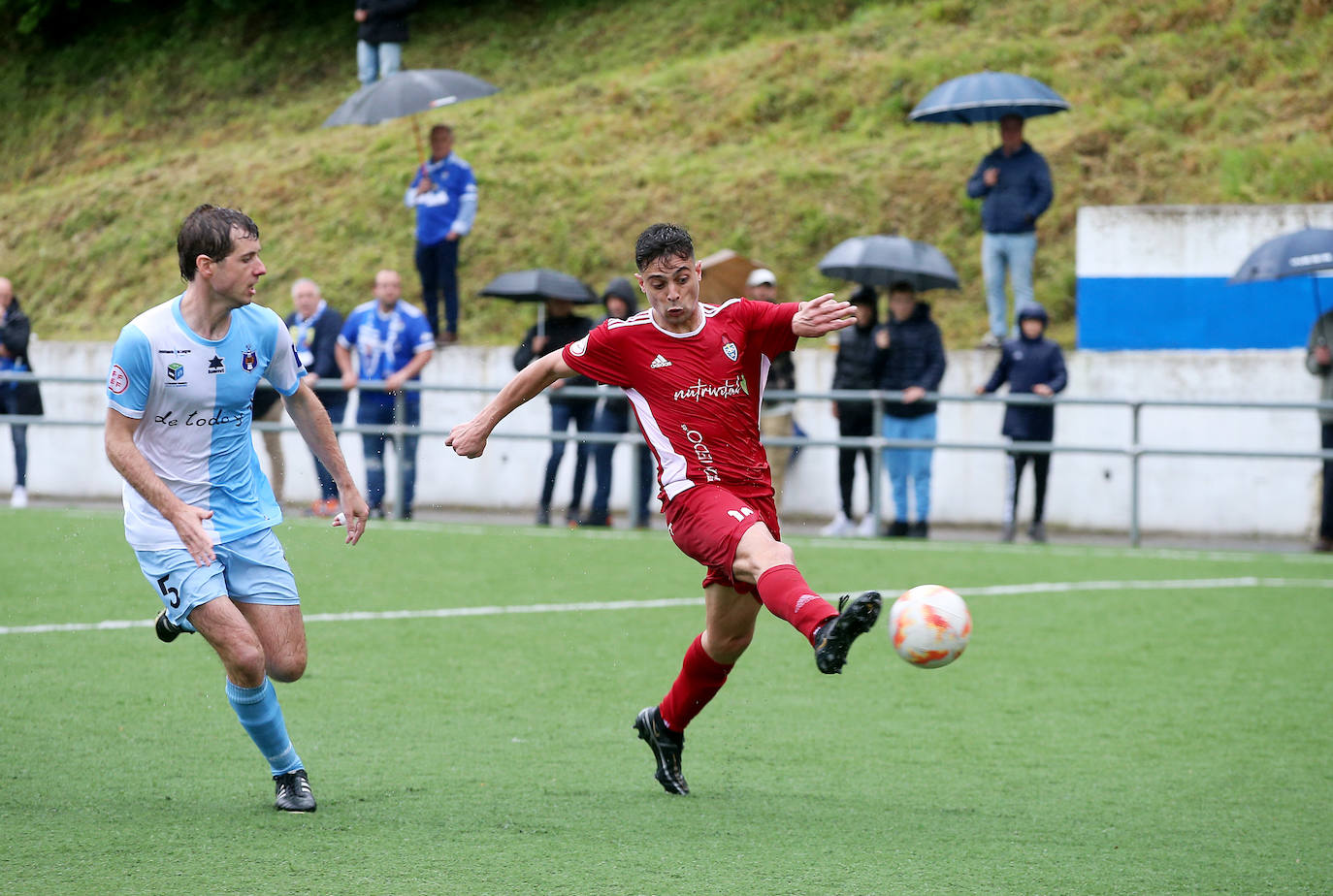 La eufórica celebración del ascenso del Covadonga