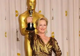 La actriz estadounidense Meryl Streep, con uno de sus tres Oscar.