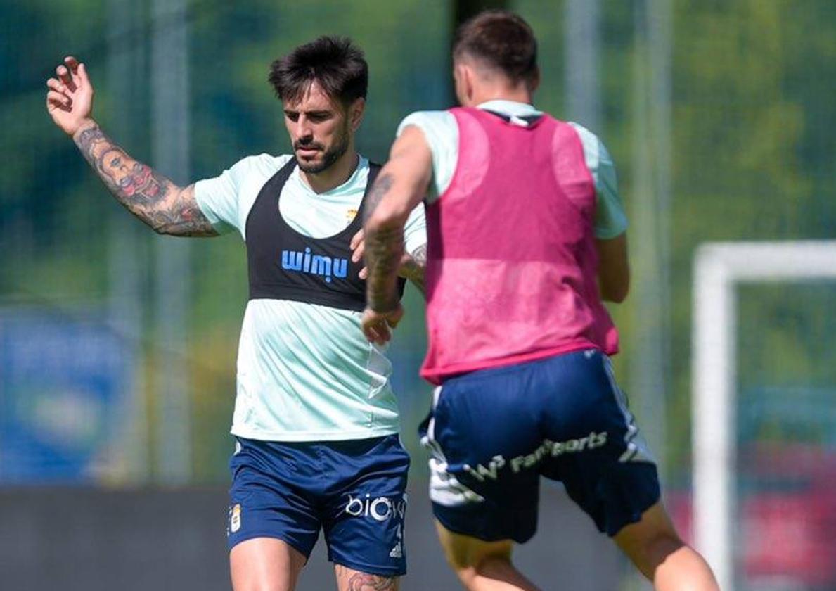 David Costas en un entrenamiento del Real Oviedo