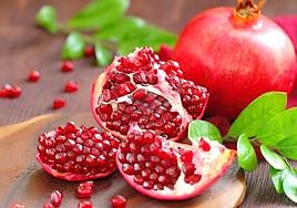 El cocinero ha desvelado la forma correcta de abrir una granada.