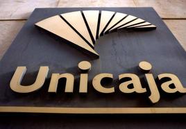 Unicaja se plantea un ERE tras reducir un 43% su beneficio