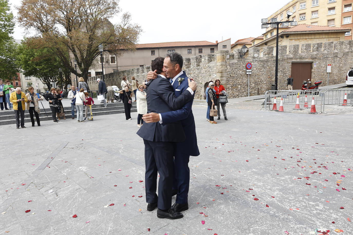 Ángela Pumariega sella su amor en San Pedro