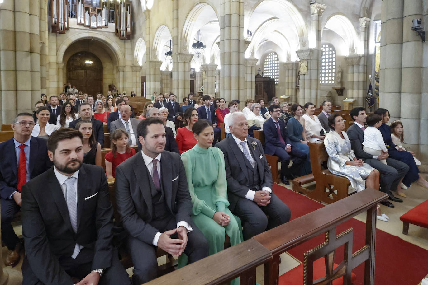 Ángela Pumariega sella su amor en San Pedro