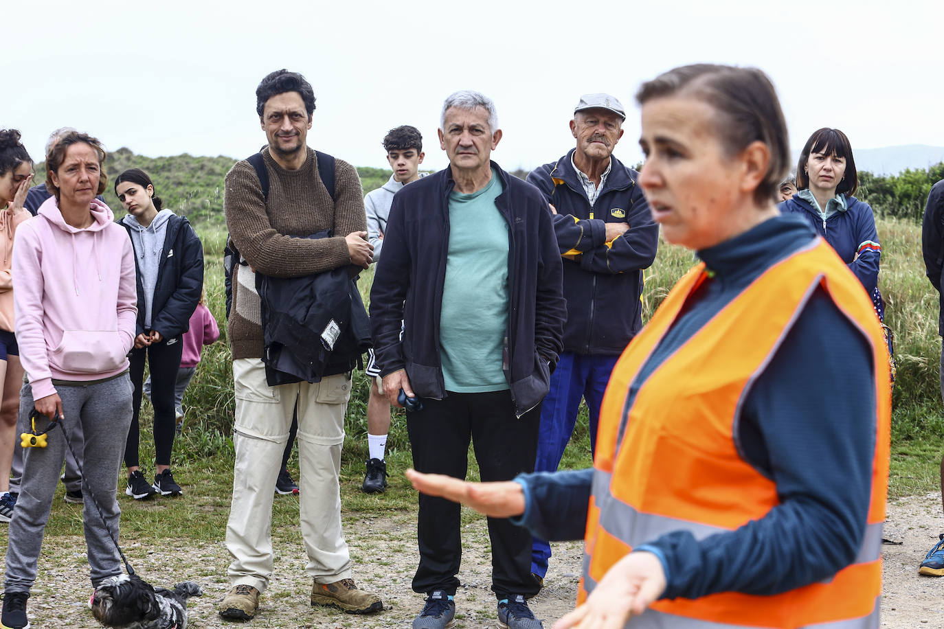 Limpieza masiva de la playa de Xagó