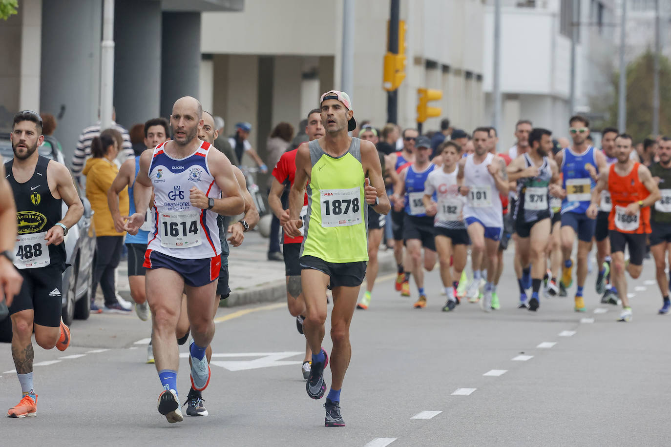 ¿Estuviste en la Media Maratón de Gijón? ¡Búscate!