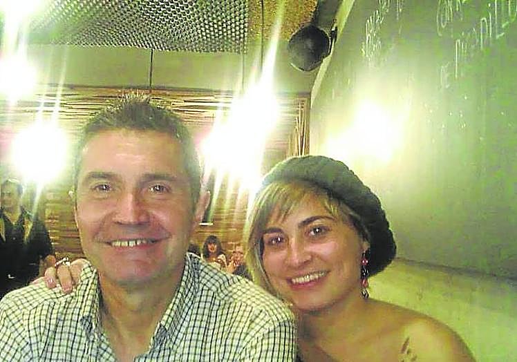 Con su padre. Sidrera confesa, en una comida familiar en Tierra Astur.