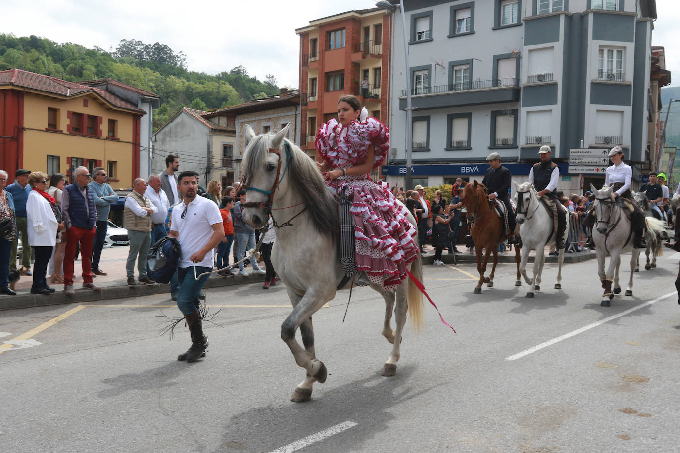 La romería sevillana conquista Infiesto