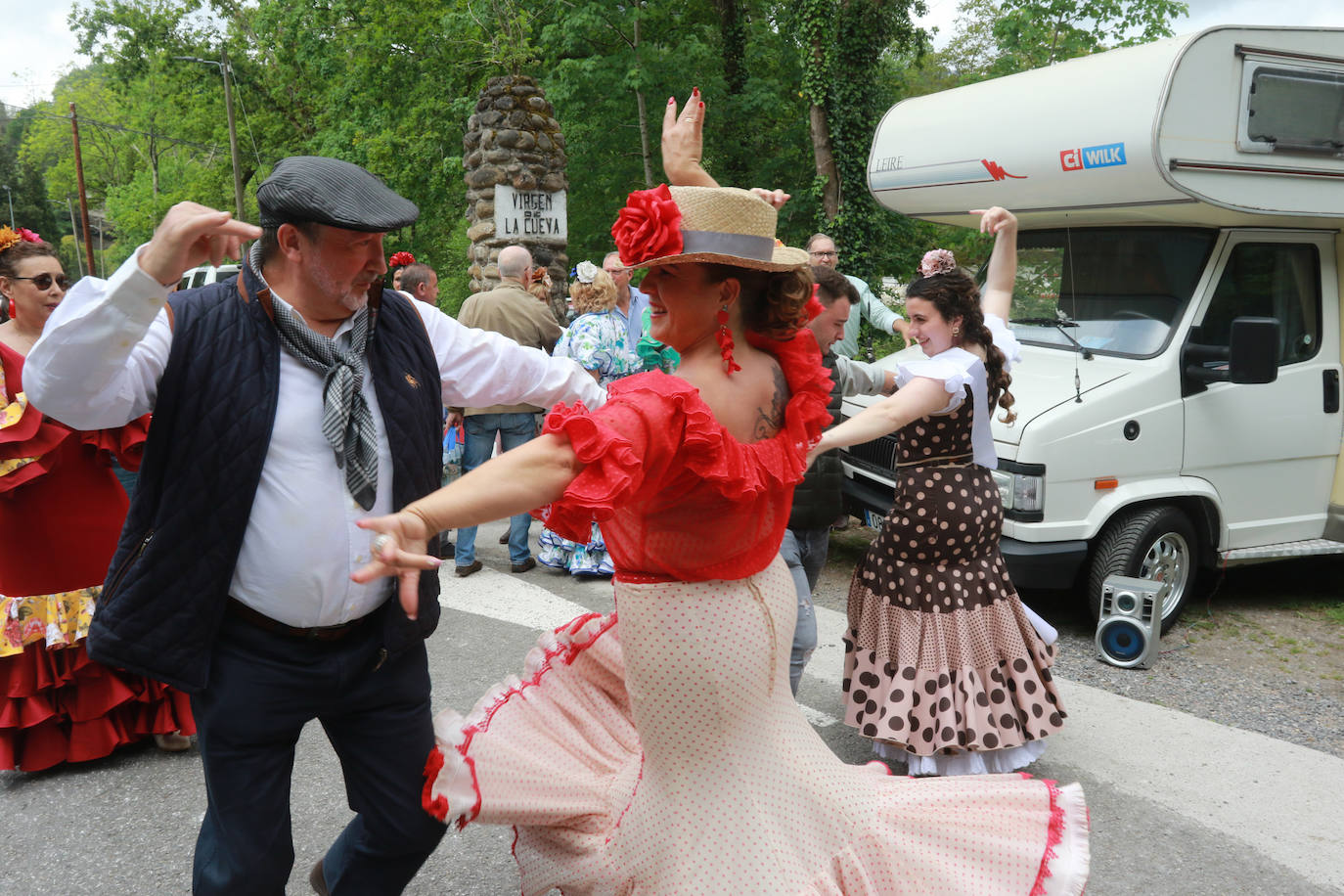 La romería sevillana conquista Infiesto