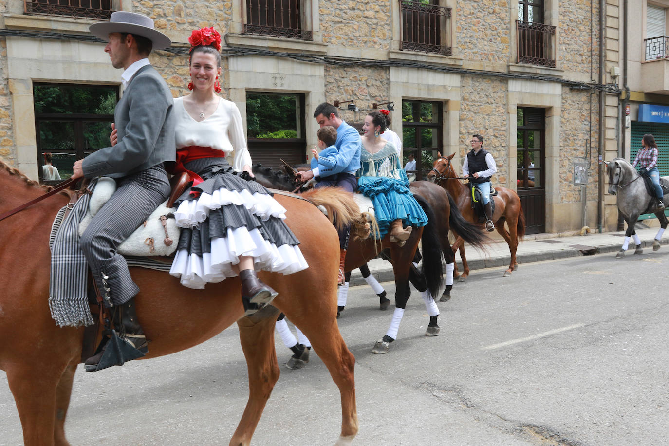 La romería sevillana conquista Infiesto