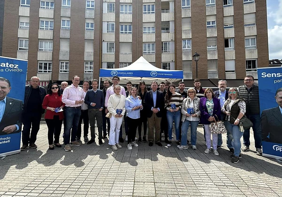 Los miembros de la candidatura de Canteli, ayer.