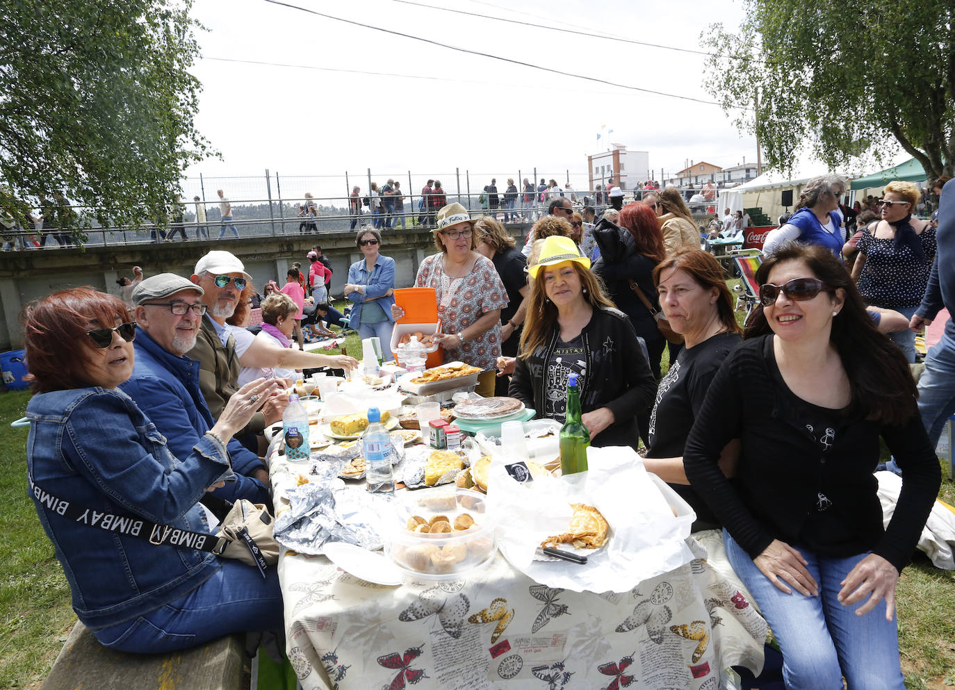 Ganas de fiesta en el pantano de Trasona