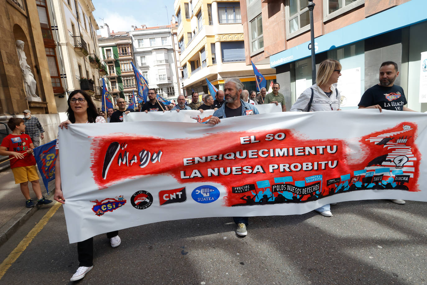 Clamor en Gijón por «trabajo digno, derechos y subida salarial»