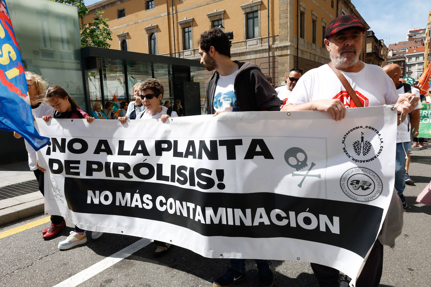 Clamor en Gijón por «trabajo digno, derechos y subida salarial»
