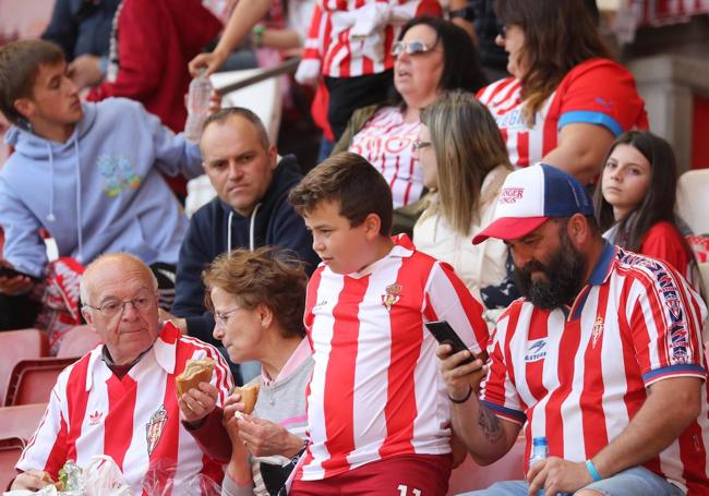 ¿Estuviste en el Sporting - Lugo? ¡Búscate en las fotos!