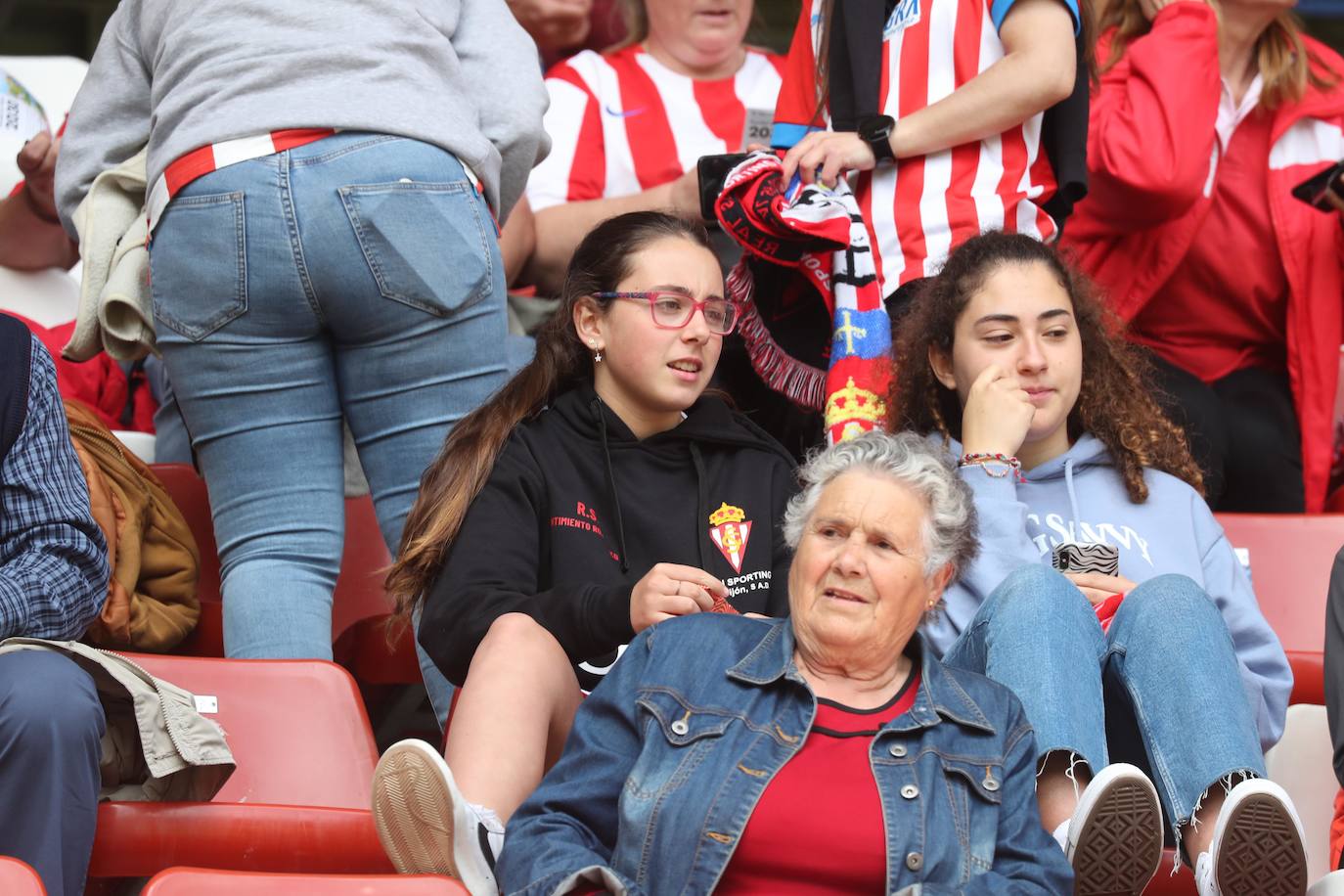 ¿Estuviste en el Sporting - Lugo? ¡Búscate en las fotos!