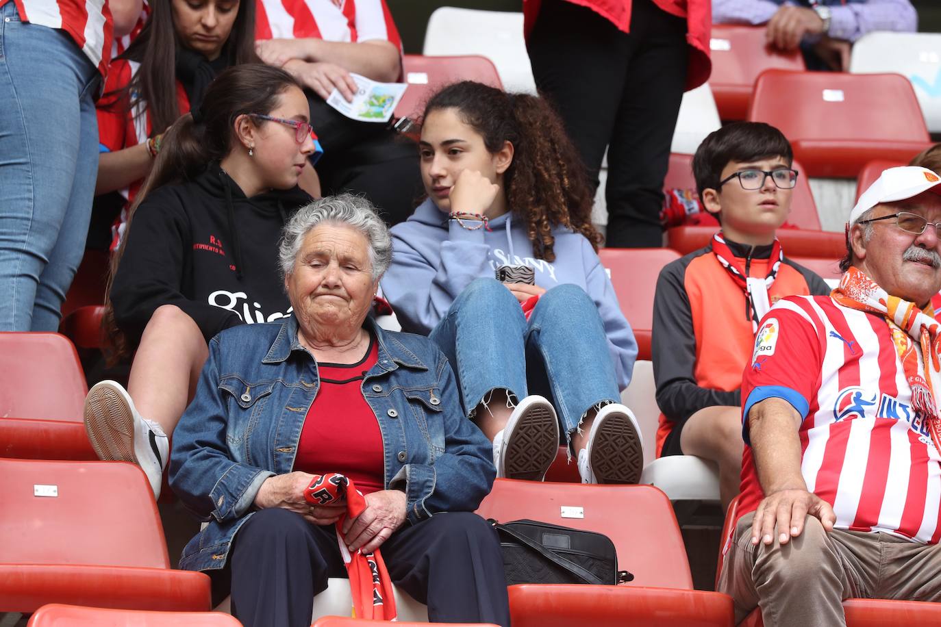 ¿Estuviste en el Sporting - Lugo? ¡Búscate en las fotos!