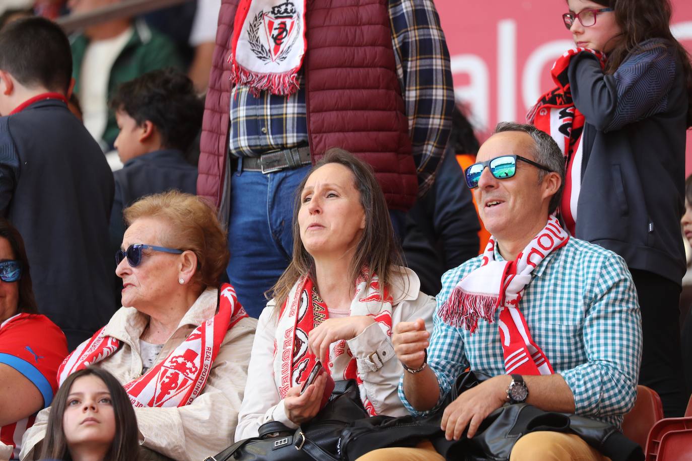 ¿Estuviste en el Sporting - Lugo? ¡Búscate en las fotos!