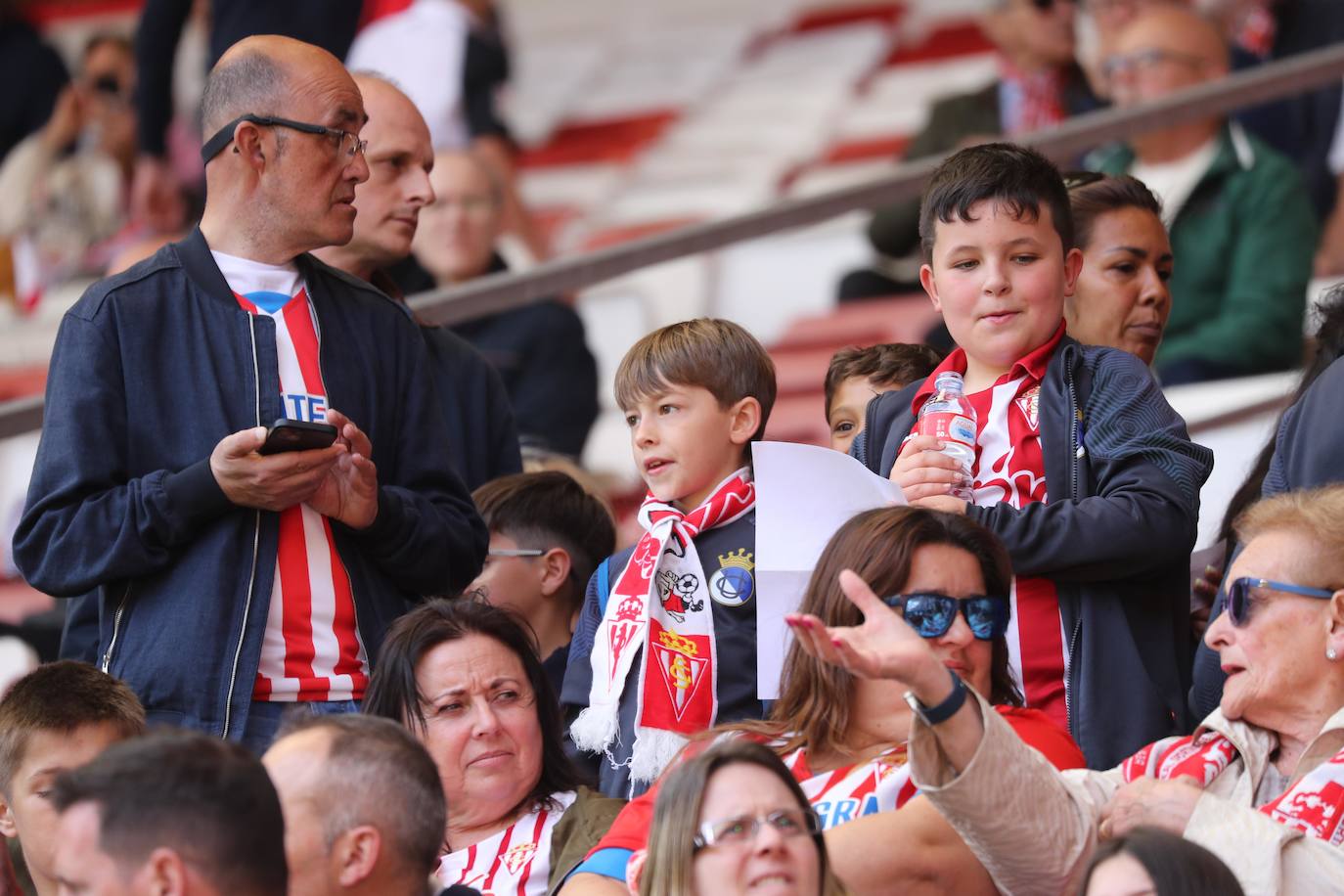 ¿Estuviste en el Sporting - Lugo? ¡Búscate en las fotos!