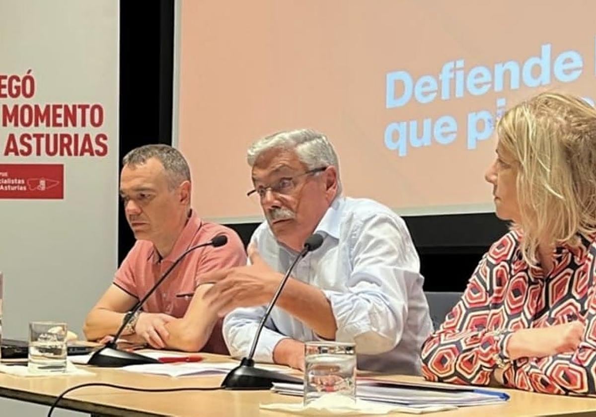 Floro participa en el 'Diálogo sobre pensiones' del PSOE